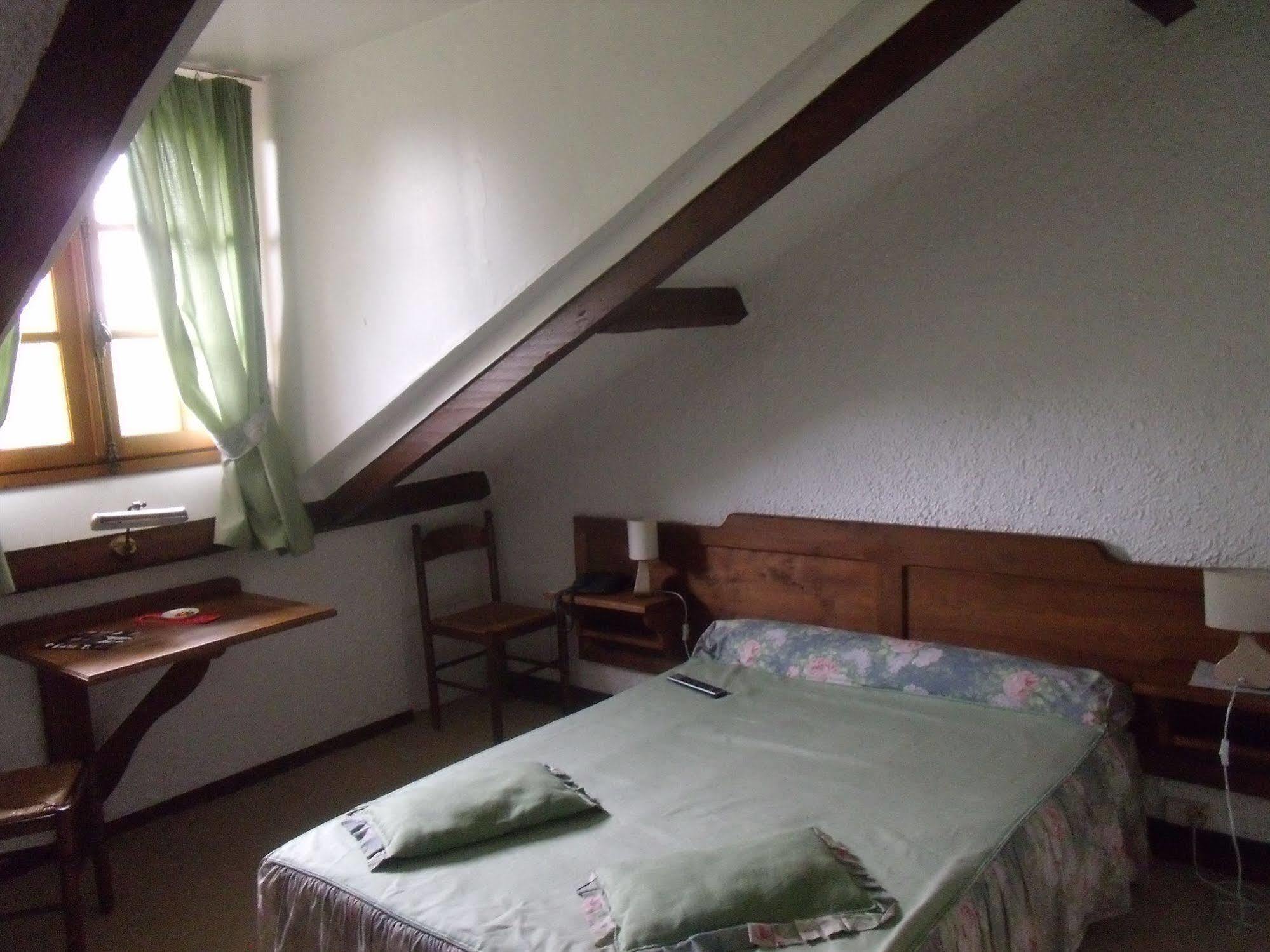 Hotel Restaurant L'Ecluse Antonne-et-Trigonant Kültér fotó